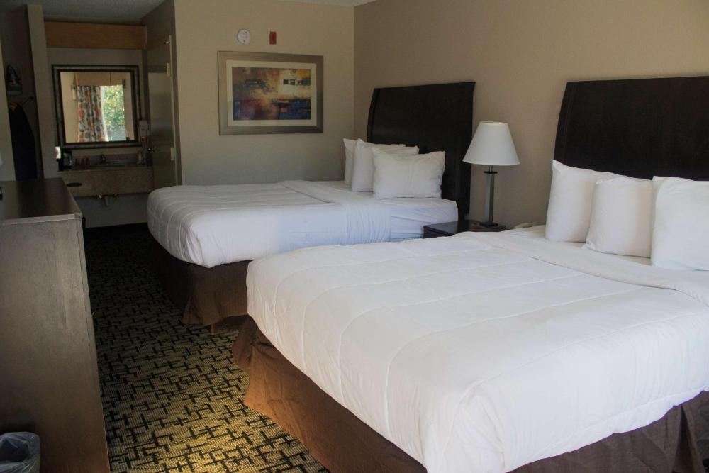 Queen Room with Two Queen Beds and Communication Assistance interior